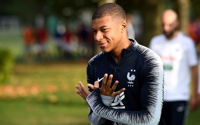 海博电竞动态-伊朗队更衣室赛后流泪画面感人